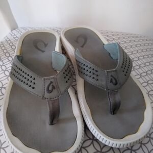 Olukai Boy's Ulele Gray Flip Flops, Sz 7